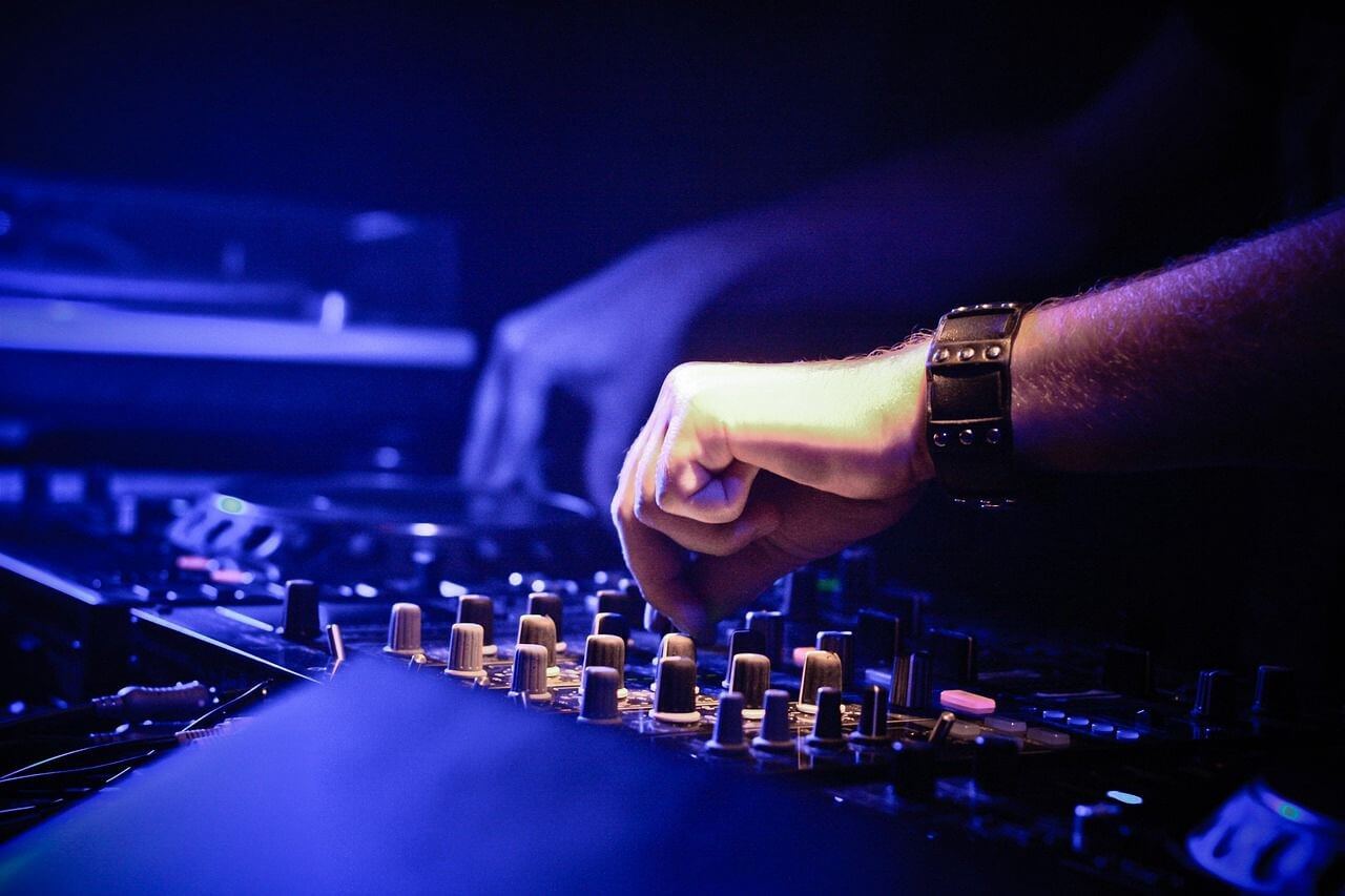 SantoPlay - DJ